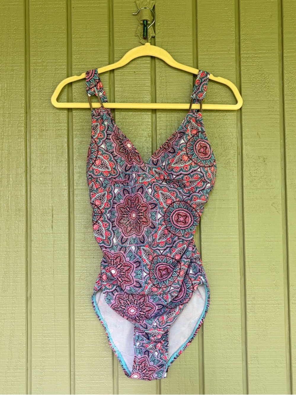 Love Your Assets by Spanx One Piece Swimsuit M Slimming Paisley Medallion